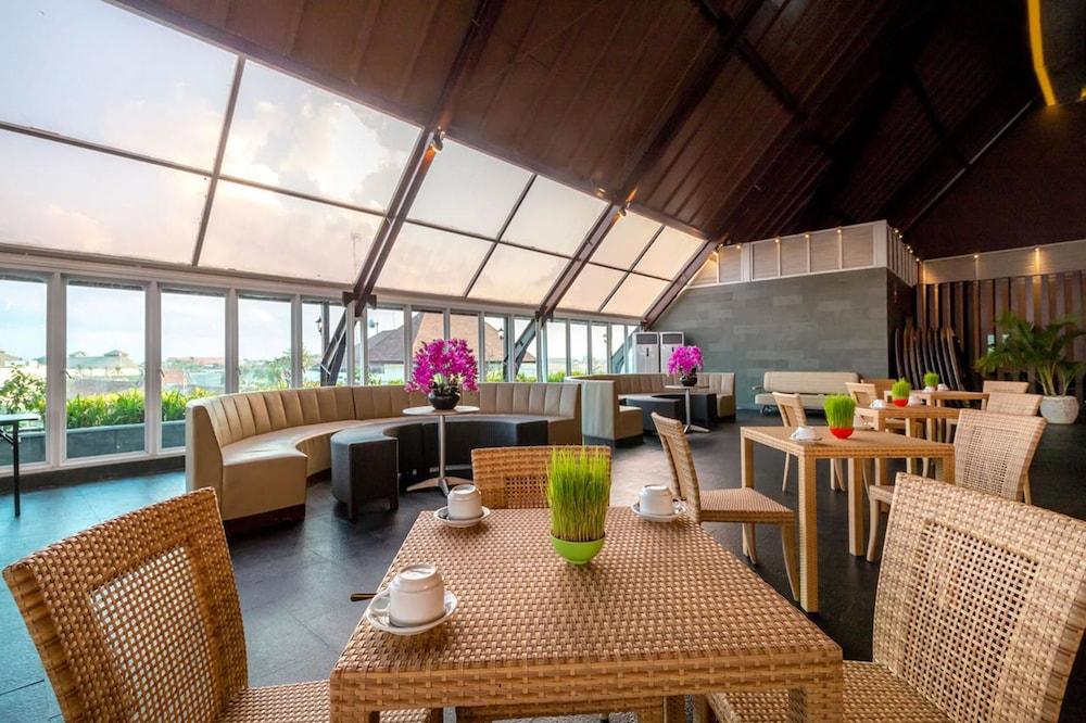 Kutabex Beachfront Hotel 3*