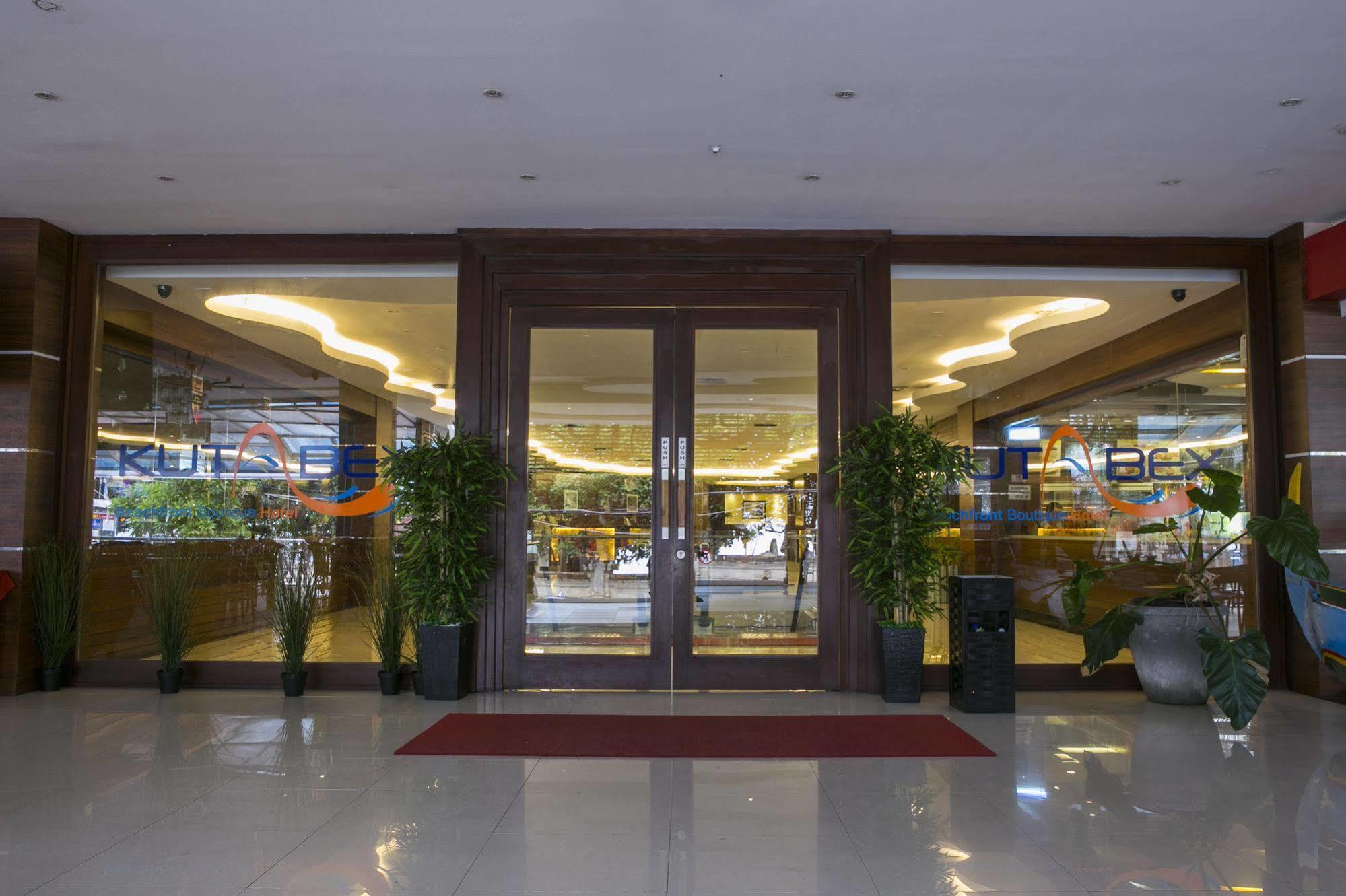 Kutabex Beachfront Hotel 3* Kuta (Bali)